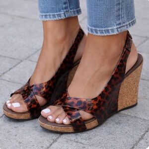 UGG Australia Leopard Patent  Leather Women's Hazel II Platform Sandal